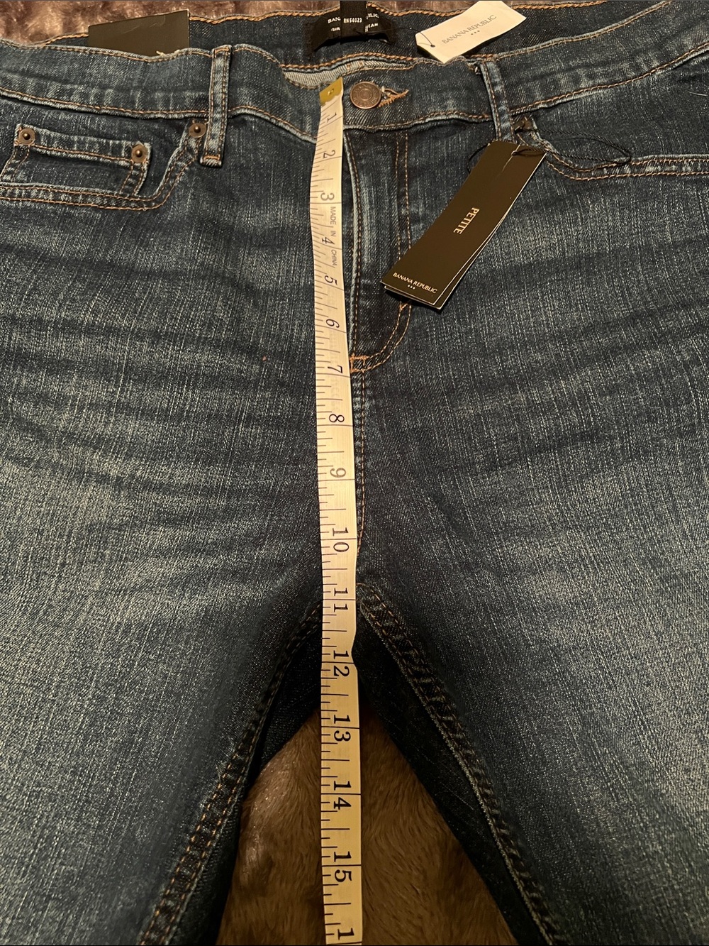 Banana Republic Women’s Girlfriend Dark Wash Jeans- size 31/12 petite - Picture 6 of 7